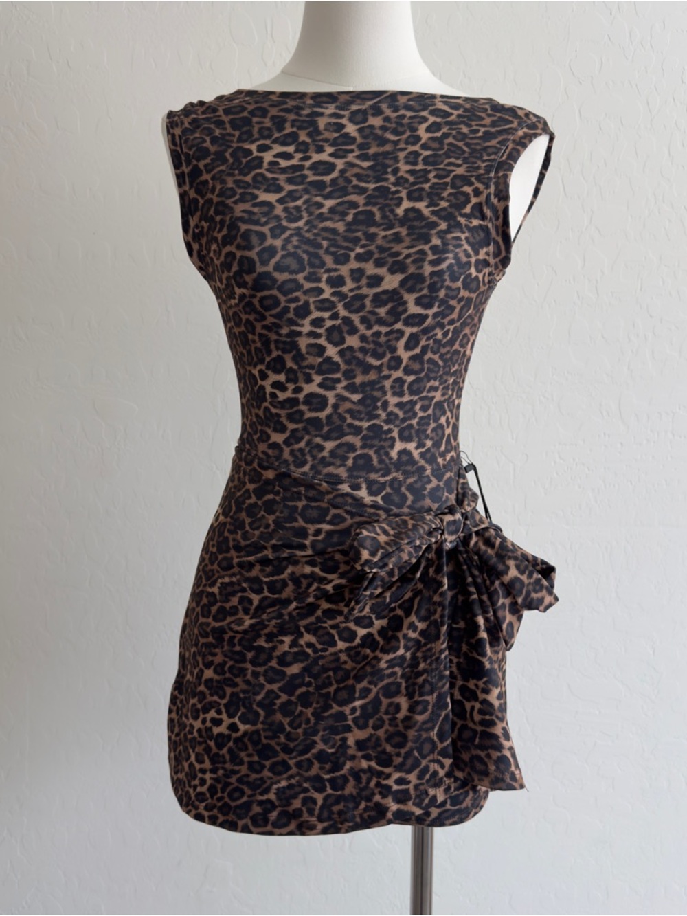 Sleeveless Leopard Print Mini Dress with Side Bow Small